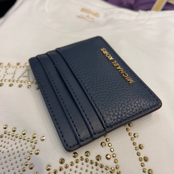 MICHAEL KORS
Large Pebbled Leather Card Holder Case
Navy
NWT - Picture 14 of 16